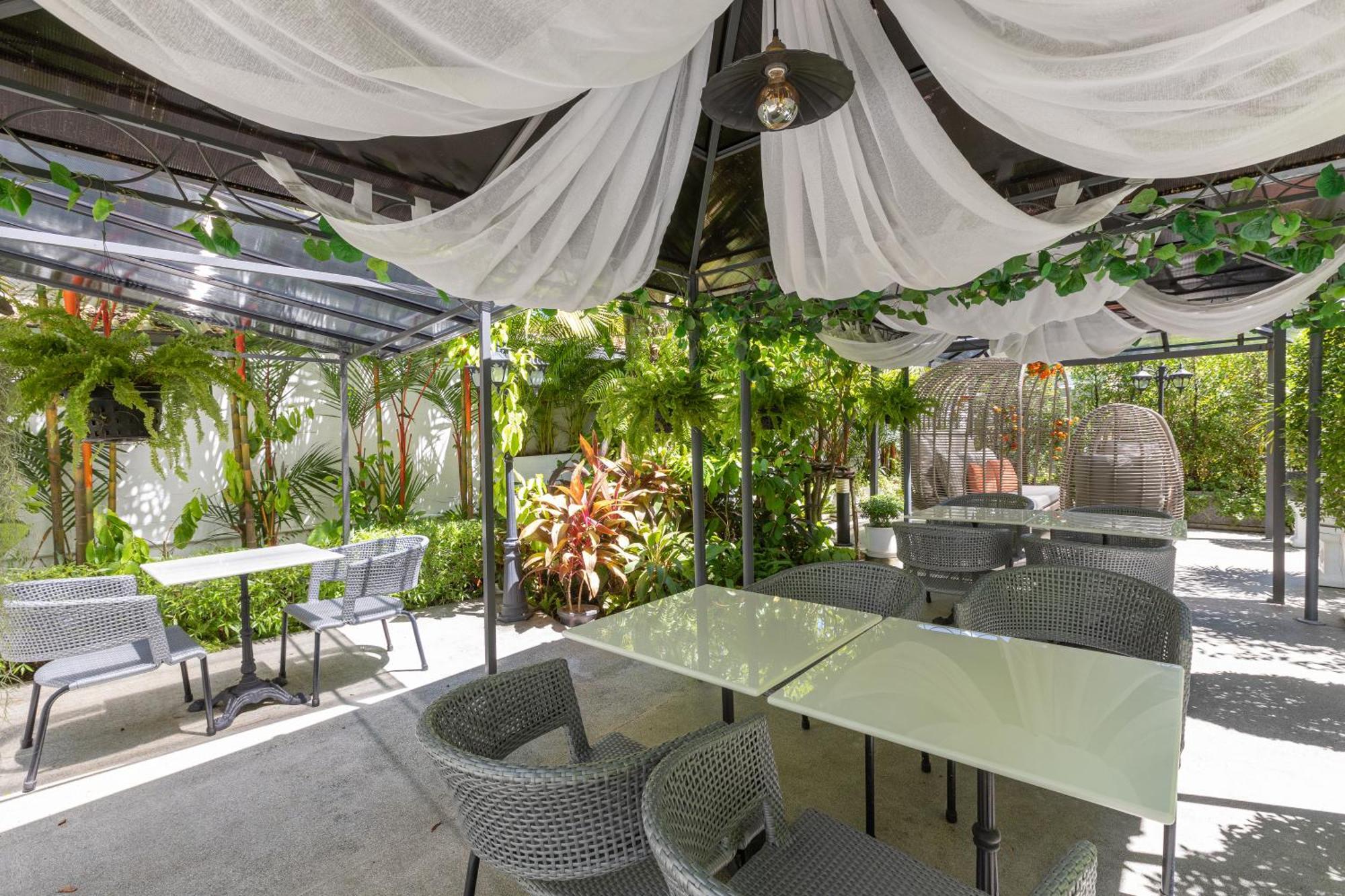 Ang Pao Hotel Phuket Buitenkant foto
